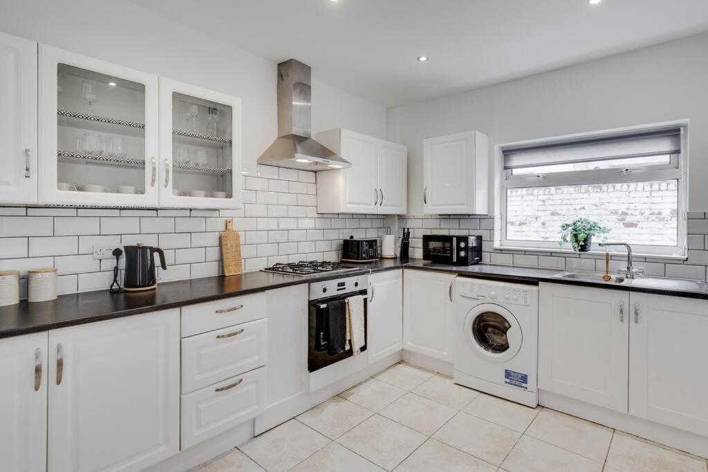 Liverpool 3 Bed House Eksteriør bilde